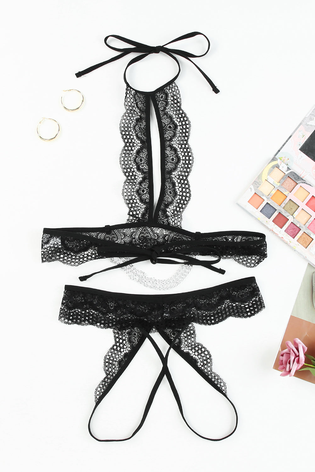 2pcs Lace Open Cut Chain Decor Lingerie Set