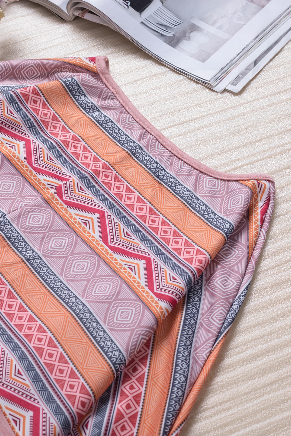 Geometric Print Raglan Sleeve Blouse