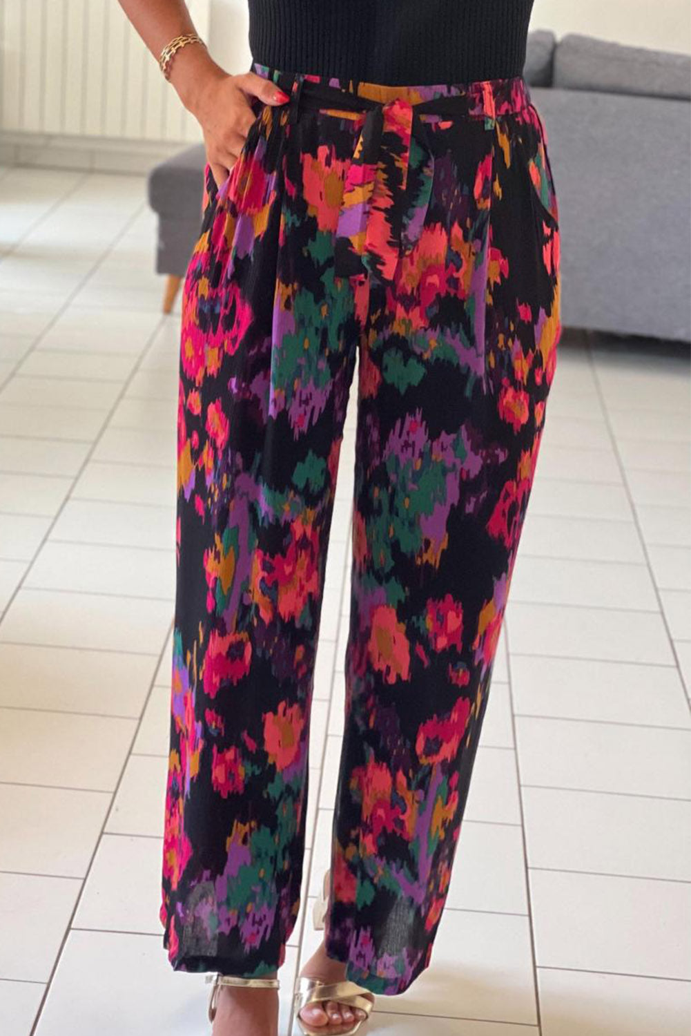 Graffiti Printed V Neck Puff Sleeve Blouse