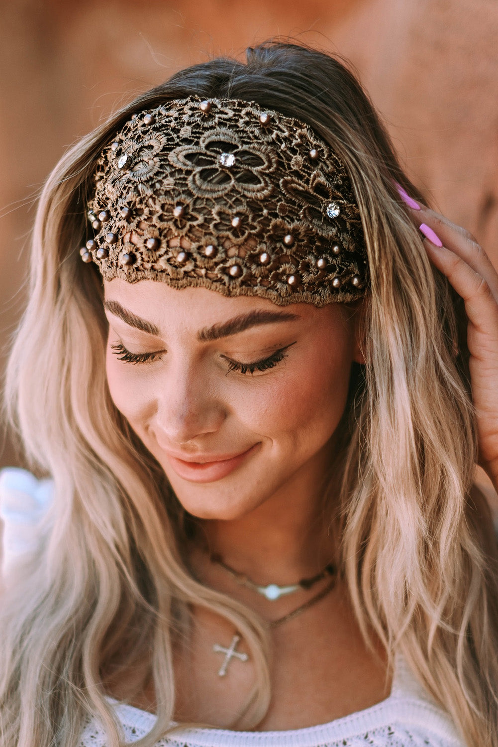 Hollowed Lace Pearl Decor Elastic Headband