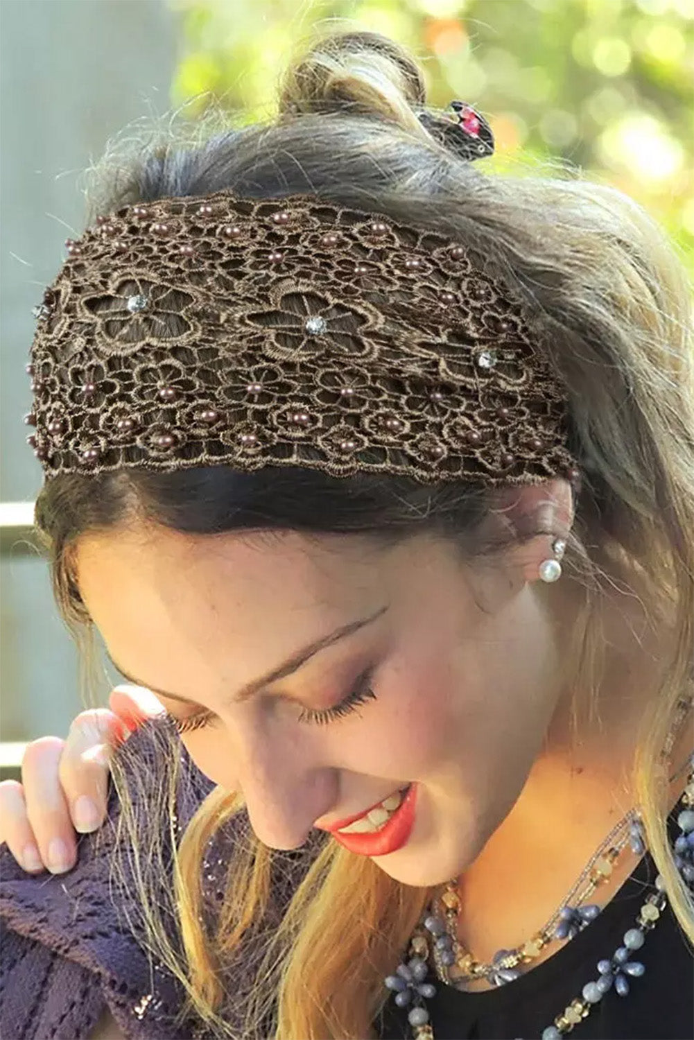 Hollowed Lace Pearl Decor Elastic Headband