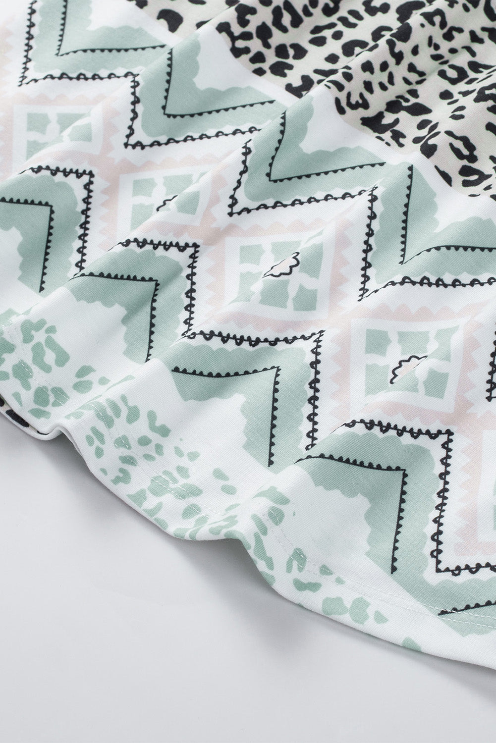 Printed V-Neck Lace Pocket Tee