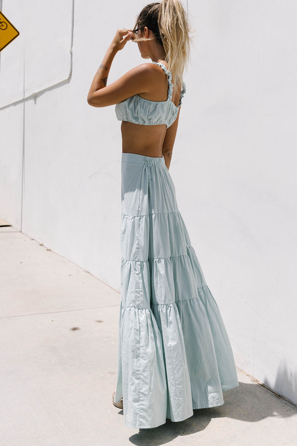 2pcs Solid Color Crop Top Tiered Maxi Skirt Set