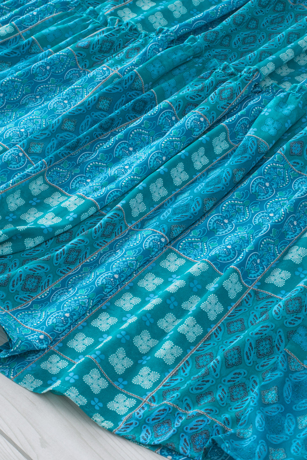 Tiered Paisley Print Pocketed Maxi Skirt