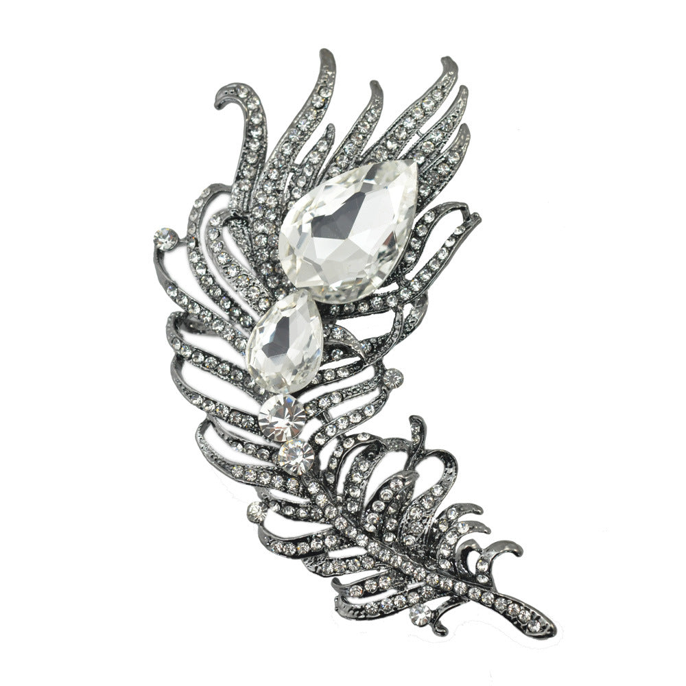 Fashion Feather Brooch Personality Exaggerated Woolen Coat Decoration