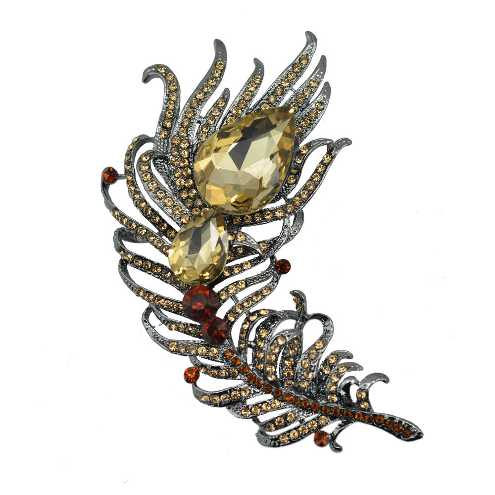 Fashion Feather Brooch Personality Exaggerated Woolen Coat Decoration