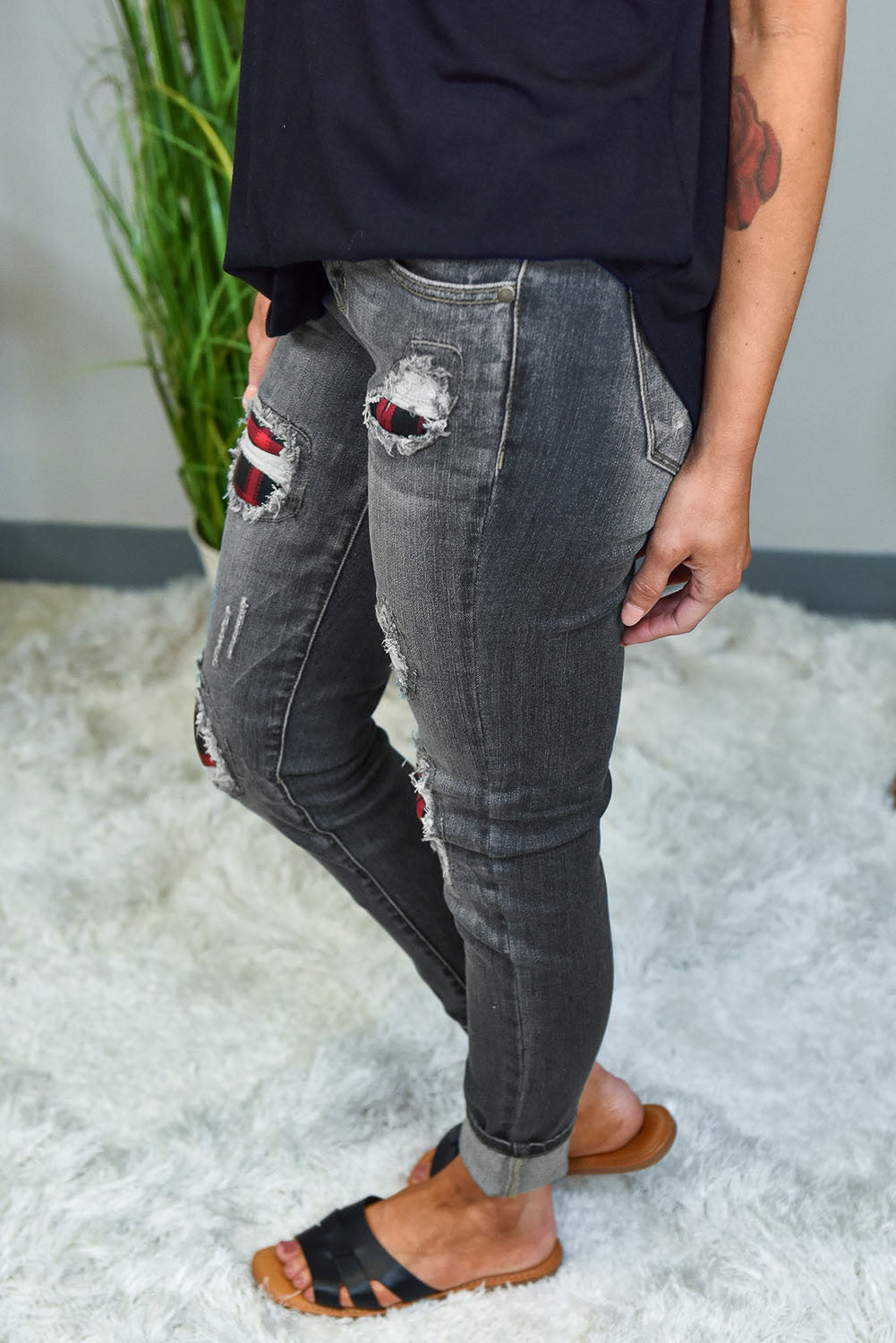 Floral Patch Destroyed Skinny Jeans