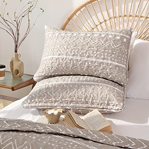 JANZAA Quilt Boho Quilt Set Boho Bedding Bedspreads Queen Size,3 PCS Bohemian Quilt Set with Geometric Printed for All Season(Two Pillow Cases)