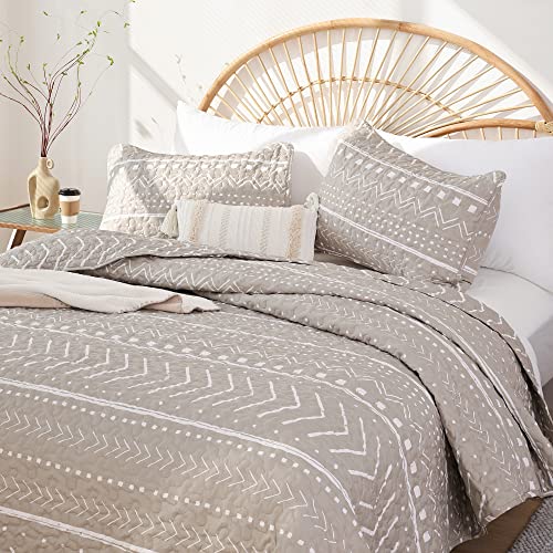 JANZAA Quilt Boho Quilt Set Boho Bedding Bedspreads Queen Size,3 PCS Bohemian Quilt Set with Geometric Printed for All Season(Two Pillow Cases)
