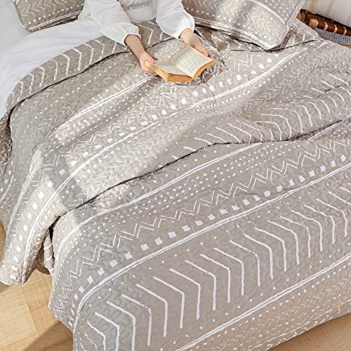 JANZAA Quilt Boho Quilt Set Boho Bedding Bedspreads Queen Size,3 PCS Bohemian Quilt Set with Geometric Printed for All Season(Two Pillow Cases)
