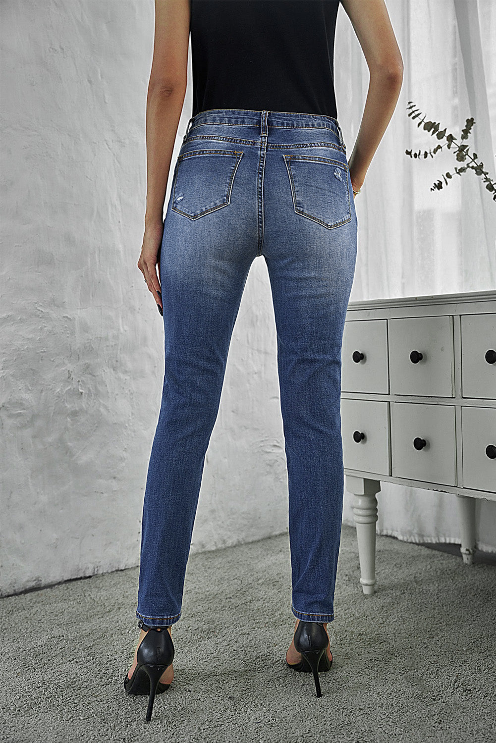 Floral Patch Destroyed Skinny Jeans