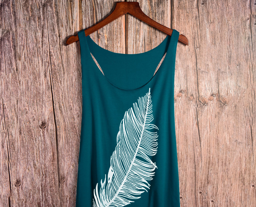 Sexy bottoming shirt with feather print vest