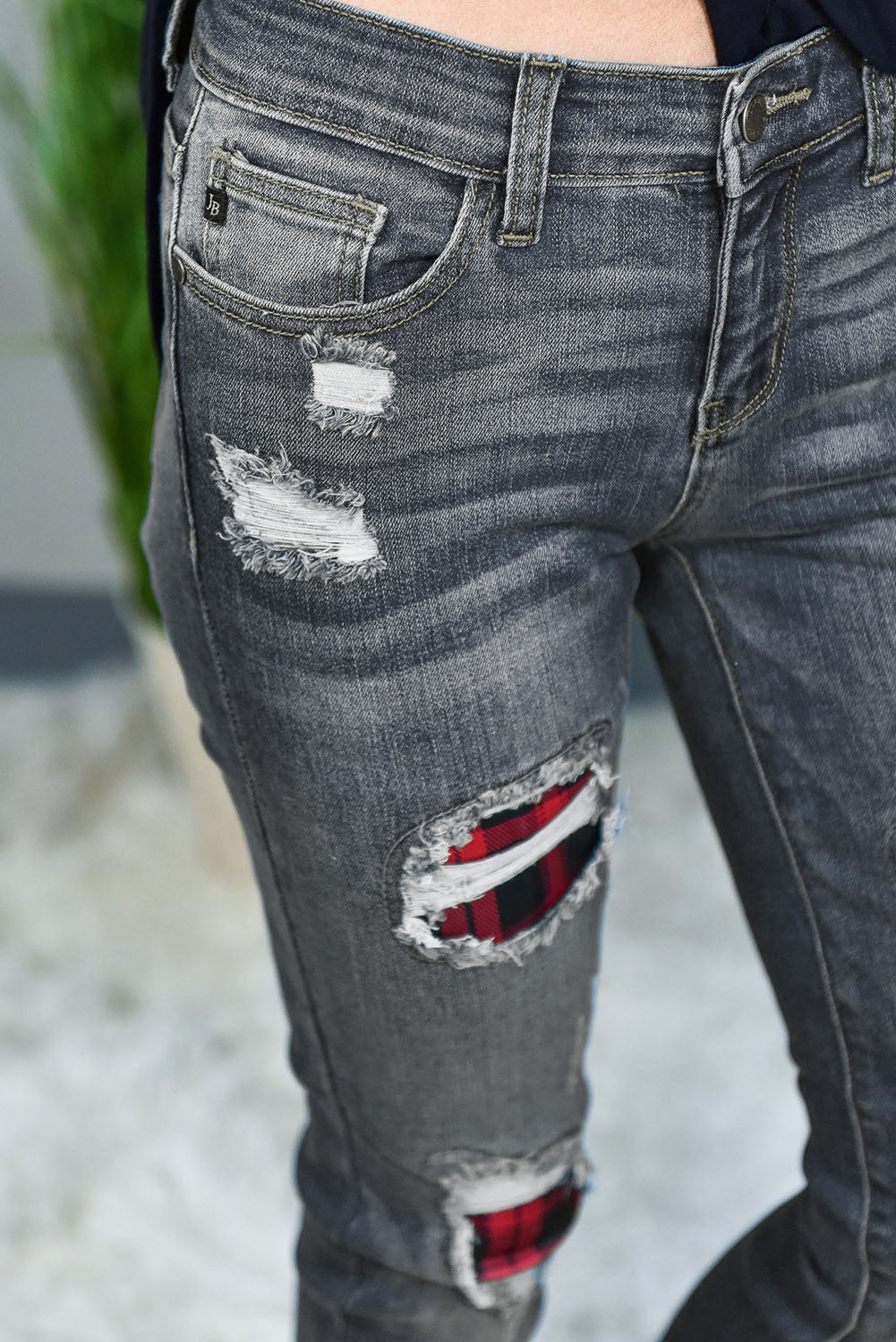 Floral Patch Destroyed Skinny Jeans