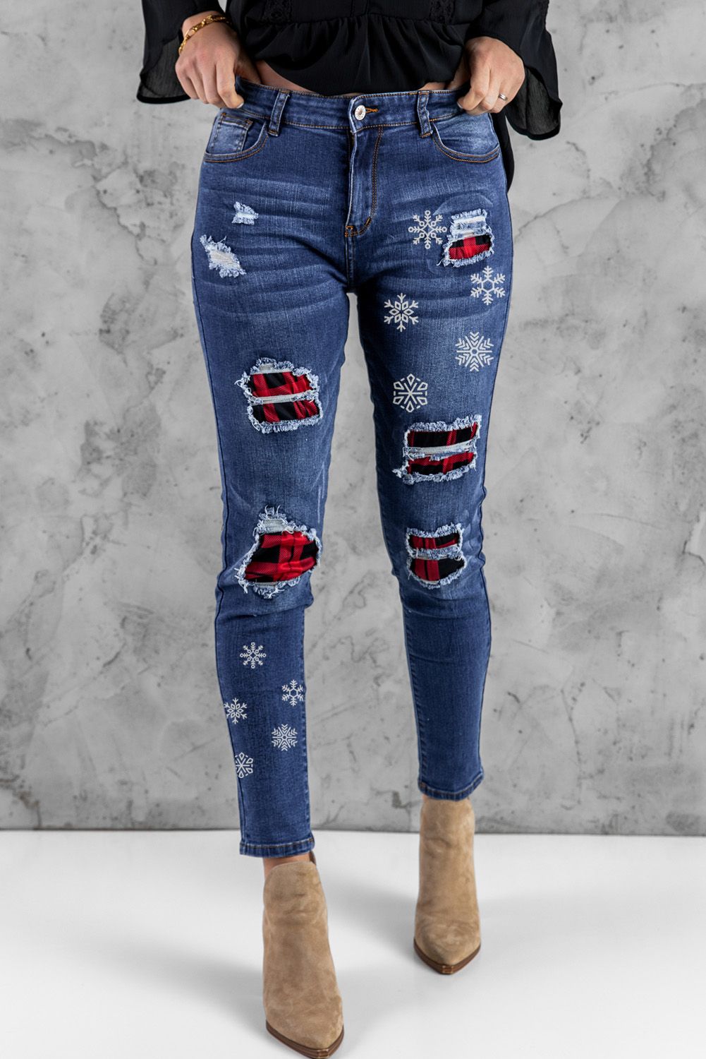 Floral Patch Destroyed Skinny Jeans
