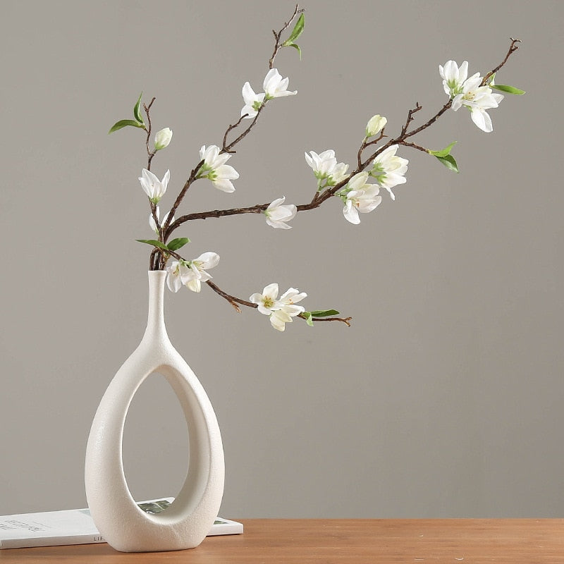 Hollow contemporary stem vase