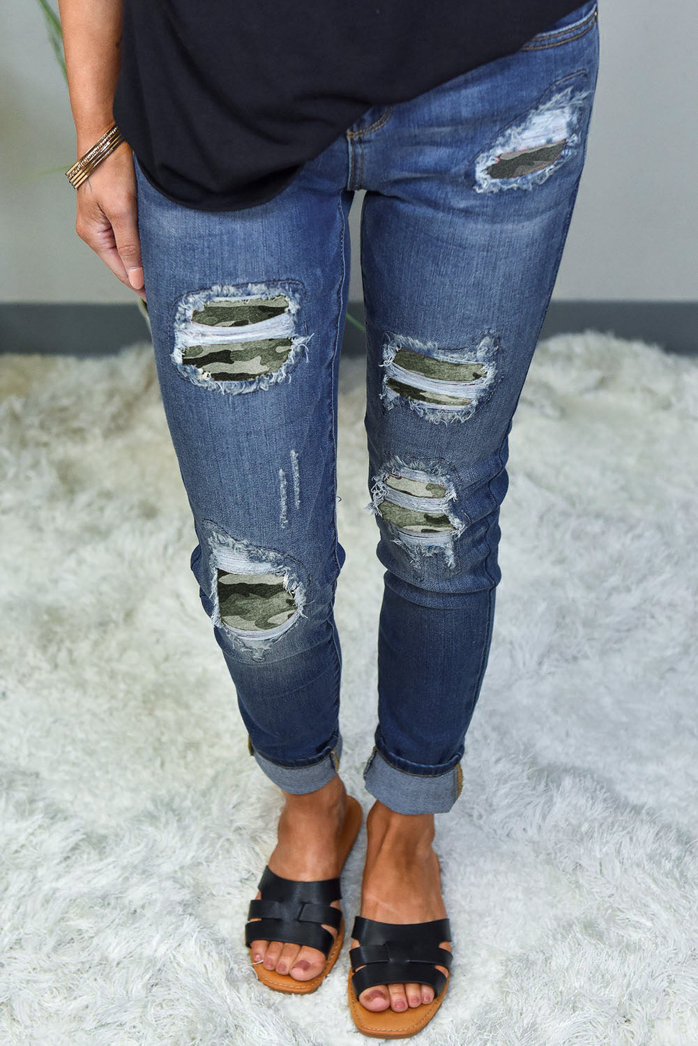 Floral Patch Destroyed Skinny Jeans