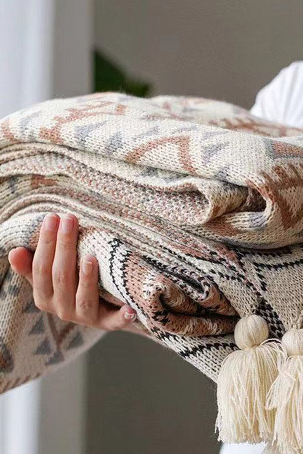 Beige Boho Geometric Knitted Tasseled Throw Blanket 127*170cm