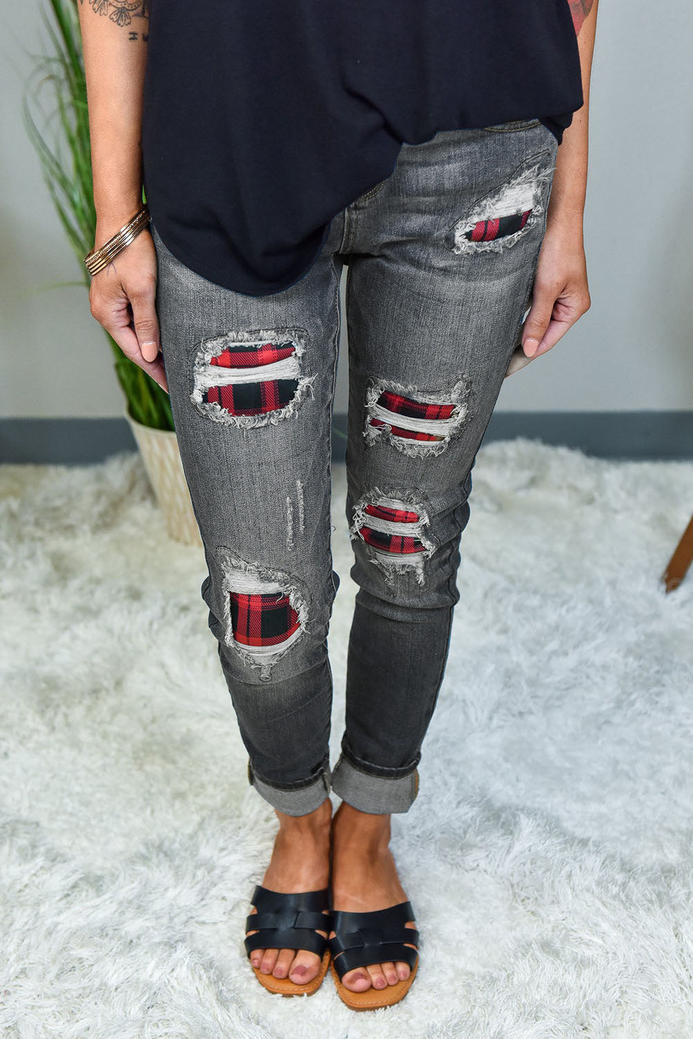 Floral Patch Destroyed Skinny Jeans