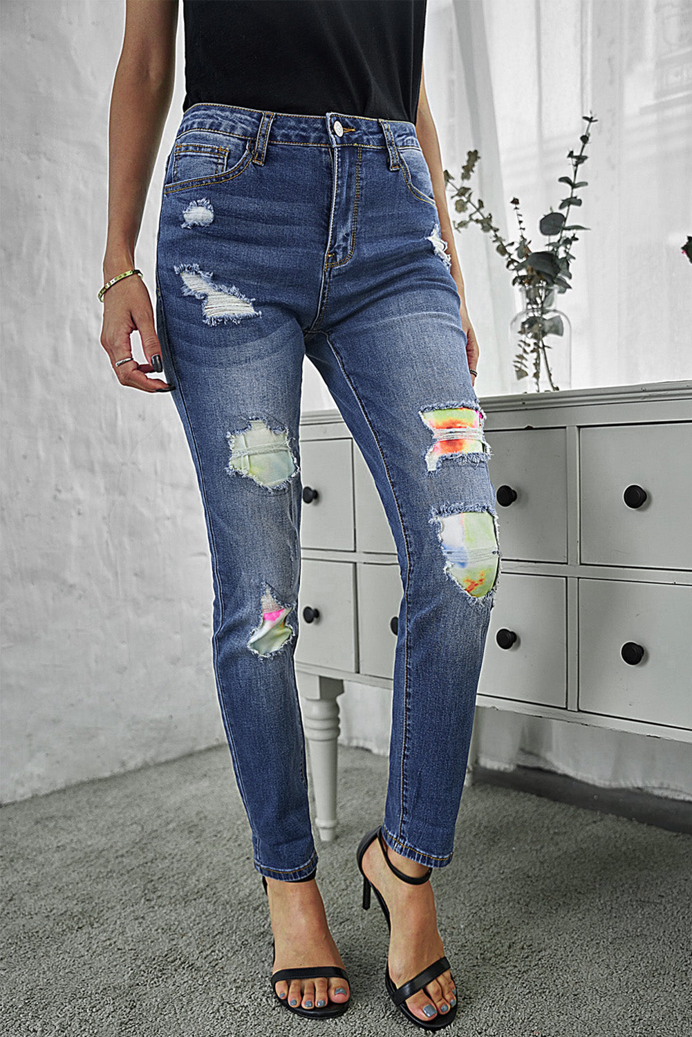 Floral Patch Destroyed Skinny Jeans